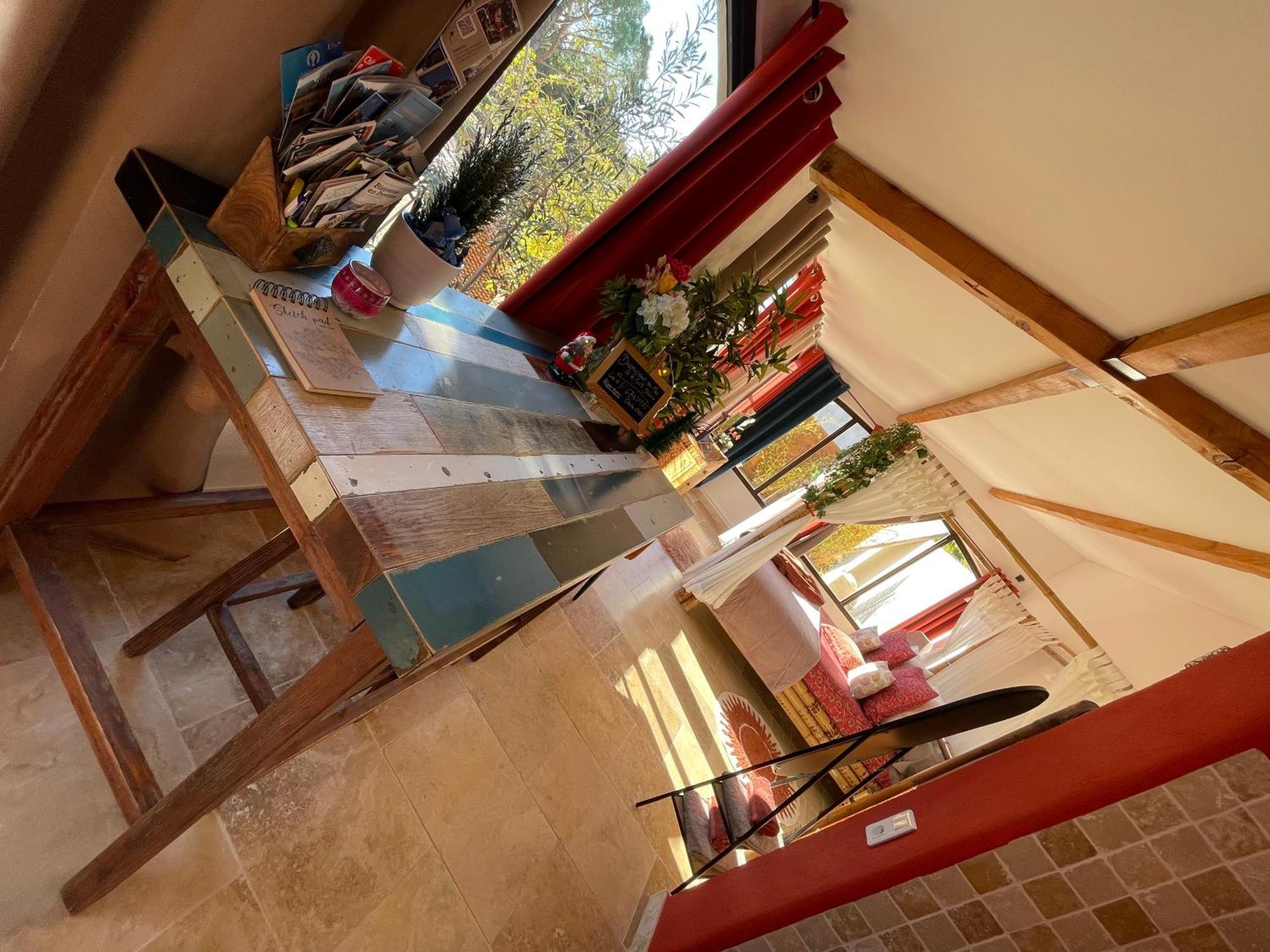 오르곤 Mas De La Butte Blanche B&B 외부 사진